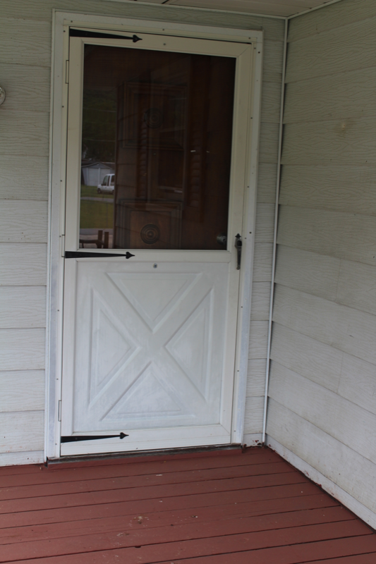 202 Mountain View Dr - Photo 2 of 9