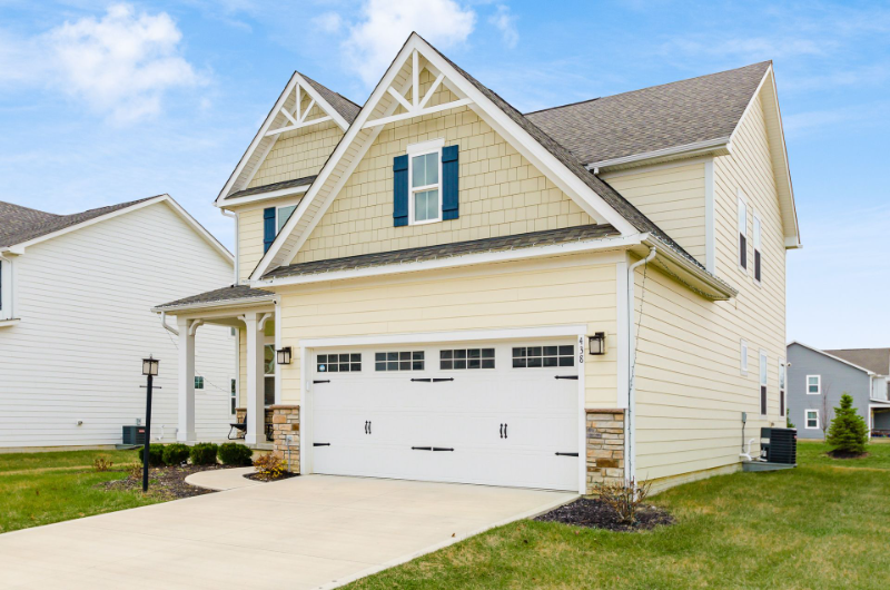 438 Mcnamara Loop - Photo 4 of 50