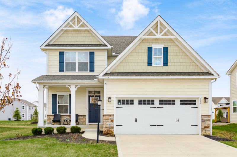 438 Mcnamara Loop - Photo 5 of 50