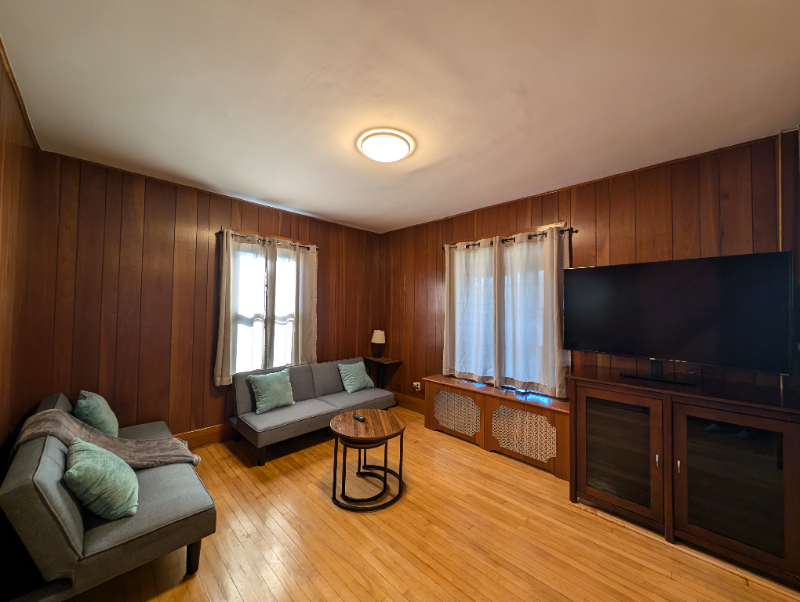 492 Burgess St #2