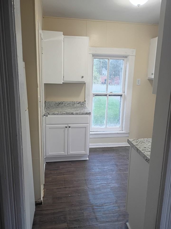 19 Walker Pl #21 - Photo 2 of 7