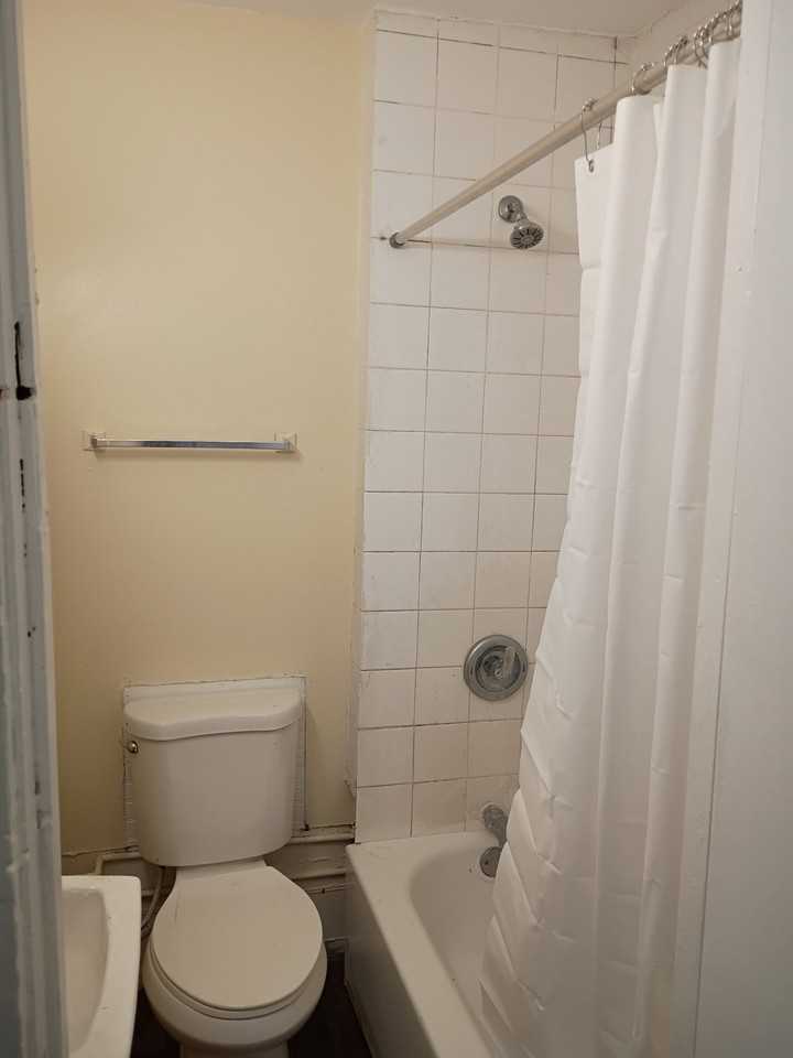 19 Walker Pl #21 - Photo 6 of 7