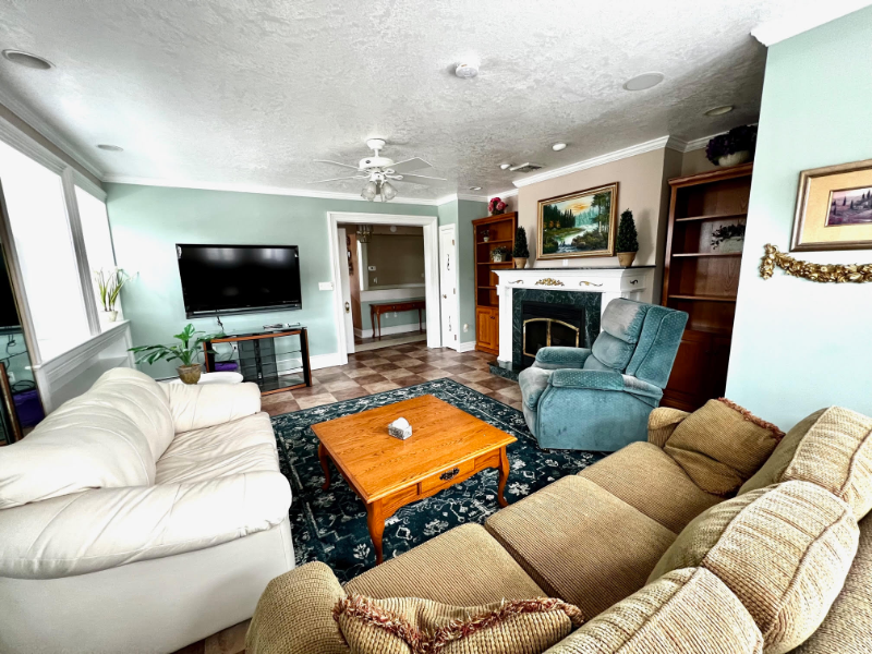 1409 13th St #3 - Photo 4 of 12