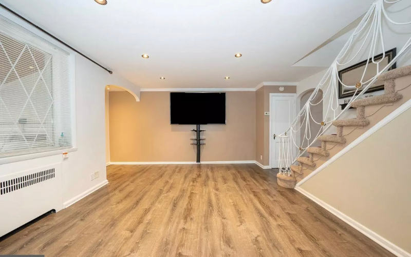 325 Hampden Rd - Photo 4 of 13
