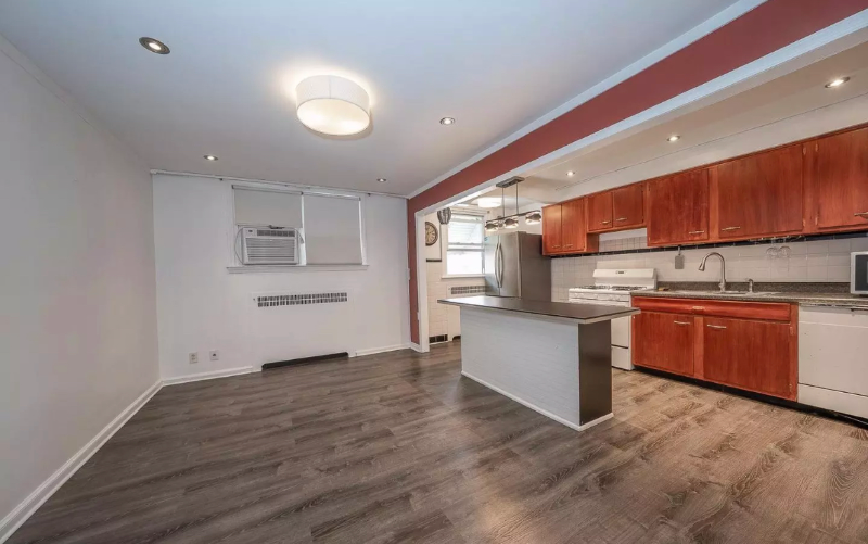 325 Hampden Rd - Photo 5 of 13