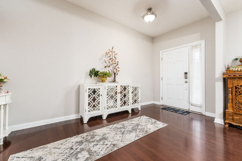5534 Mercier St - Photo 4 of 47