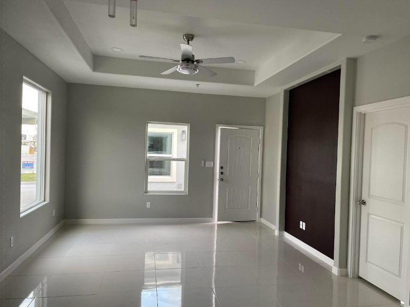 2507 N Vineyard Ave #1 - Photo 4 of 10