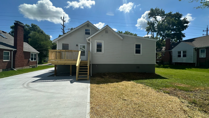 1335 Birney Ln - Photo 6 of 23