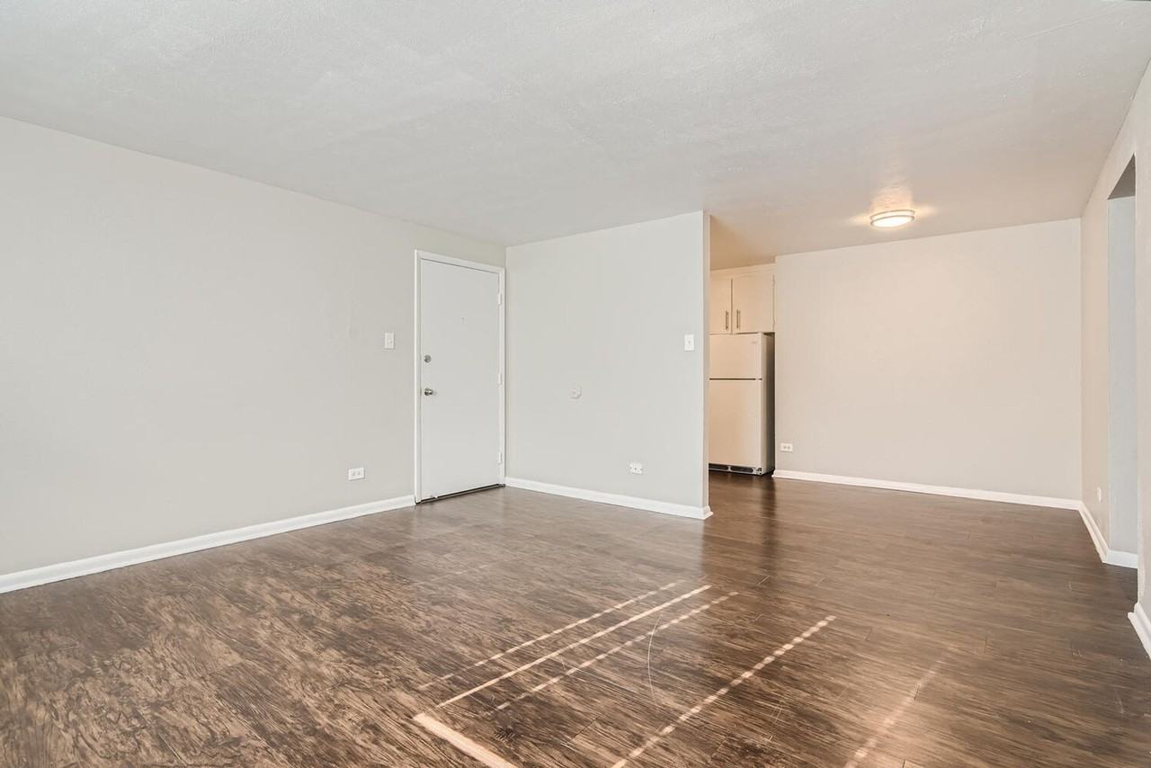 1400 W Mississippi Ave #304 - Photo 2 of 16