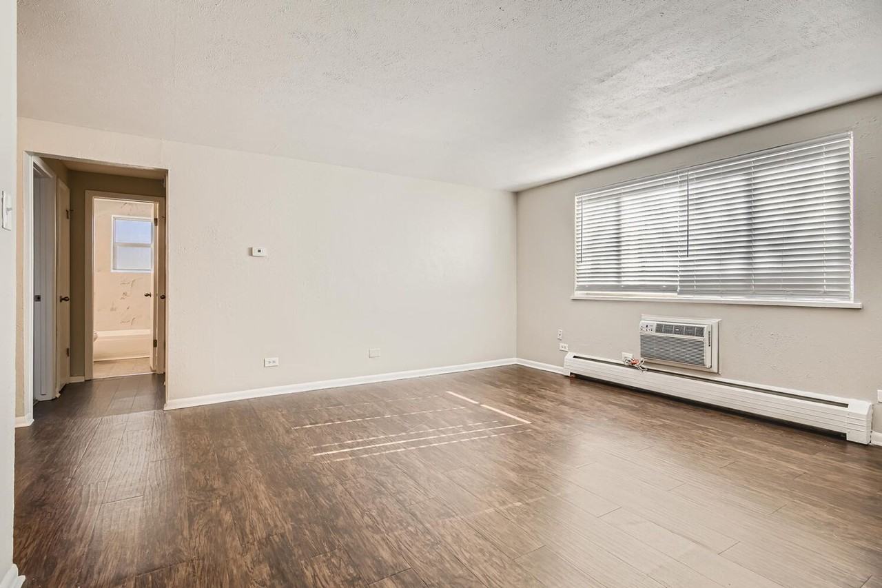 1400 W Mississippi Ave #304 - Photo 4 of 16