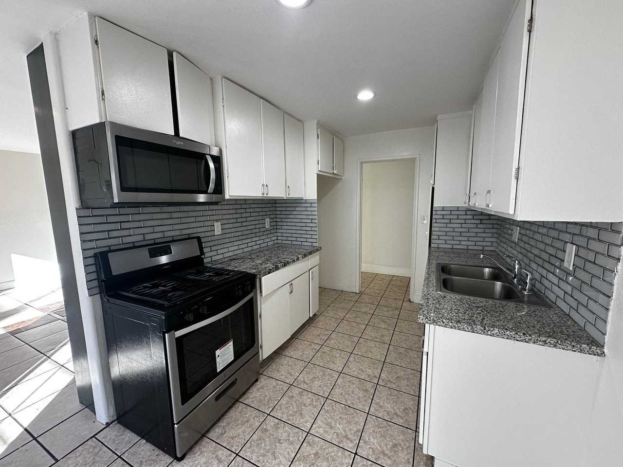 8645 Columbus Ave #02 - Photo 6 of 14