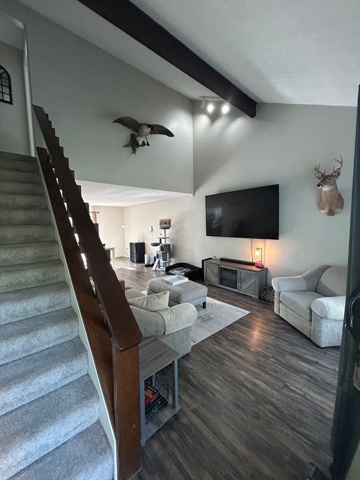 7602 Long Ave - Photo 2 of 36