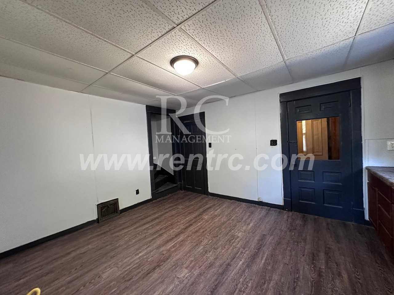 705 W Seminary St #W - Photo 2 of 16