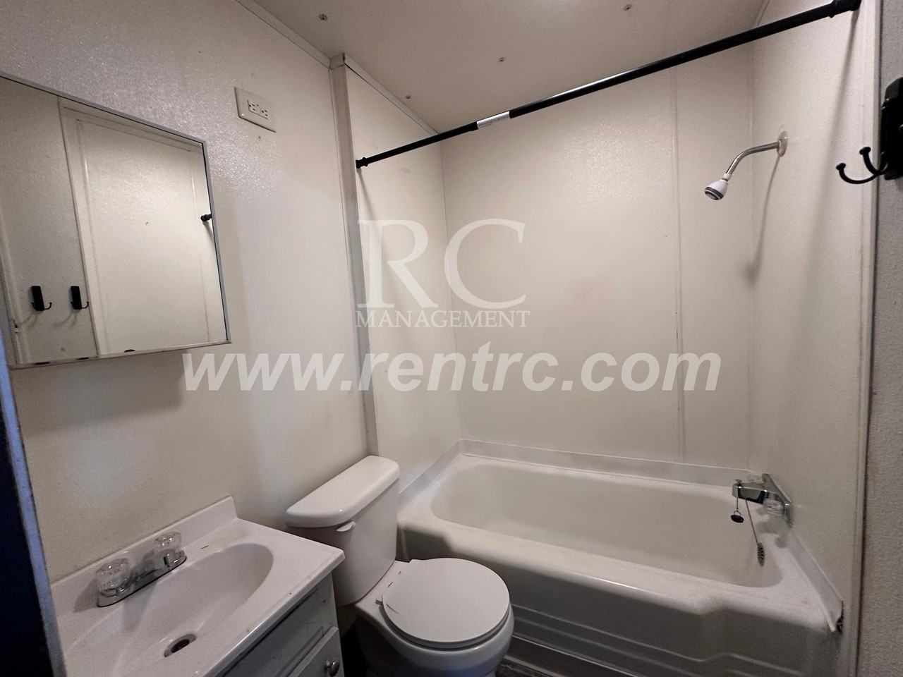 705 W Seminary St #W - Photo 4 of 16