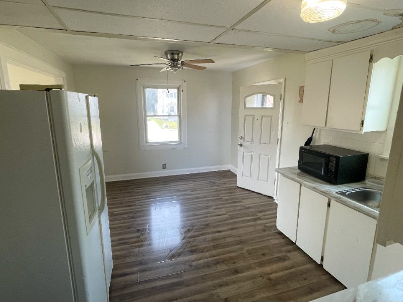 1305 N Danley Sq #1305 - Photo 2 of 10
