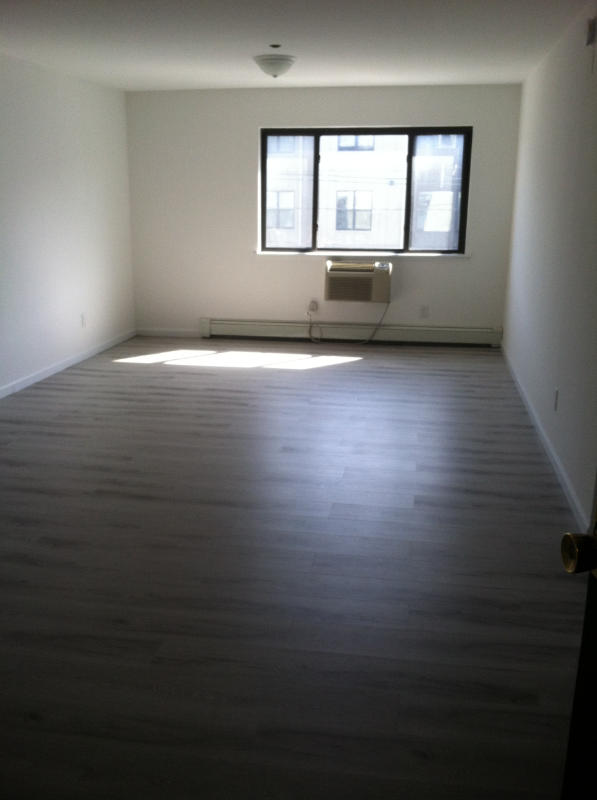 208 Undercliff Ave #B7 - Photo 4 of 14