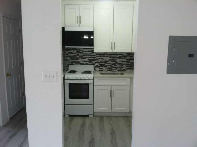 208 Undercliff Ave #B7 - Photo 7 of 14