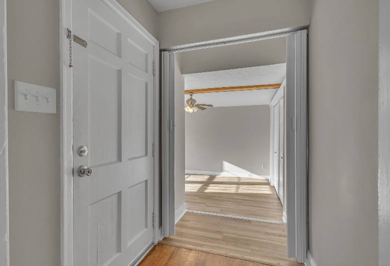 303 Canterbury Dr - Photo 5 of 20