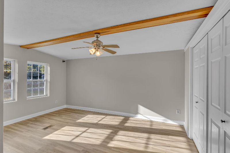 303 Canterbury Dr - Photo 6 of 20