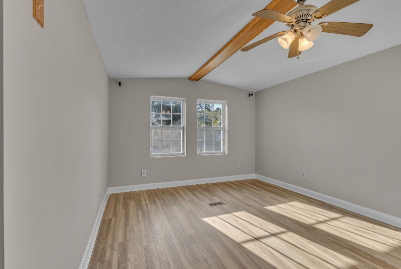 303 Canterbury Dr - Photo 7 of 20