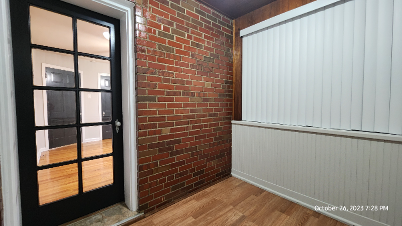 6326 Bancroft Ave #1E - Photo 6 of 6
