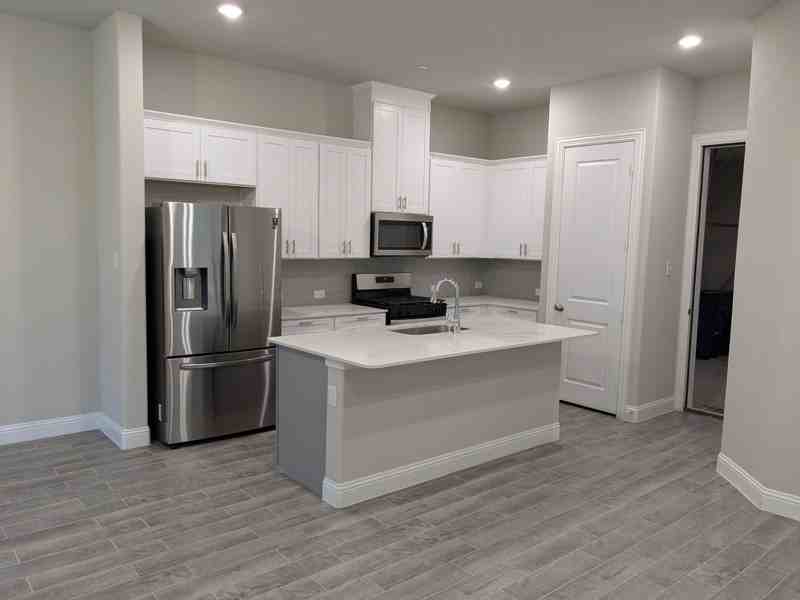 4237 Shavano Dr - Photo 2 of 18