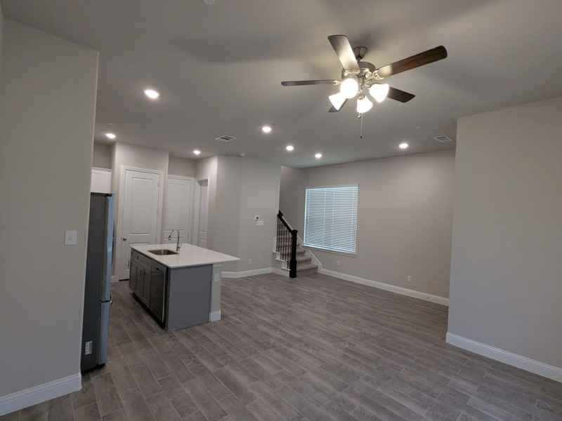 4237 Shavano Dr - Photo 3 of 18