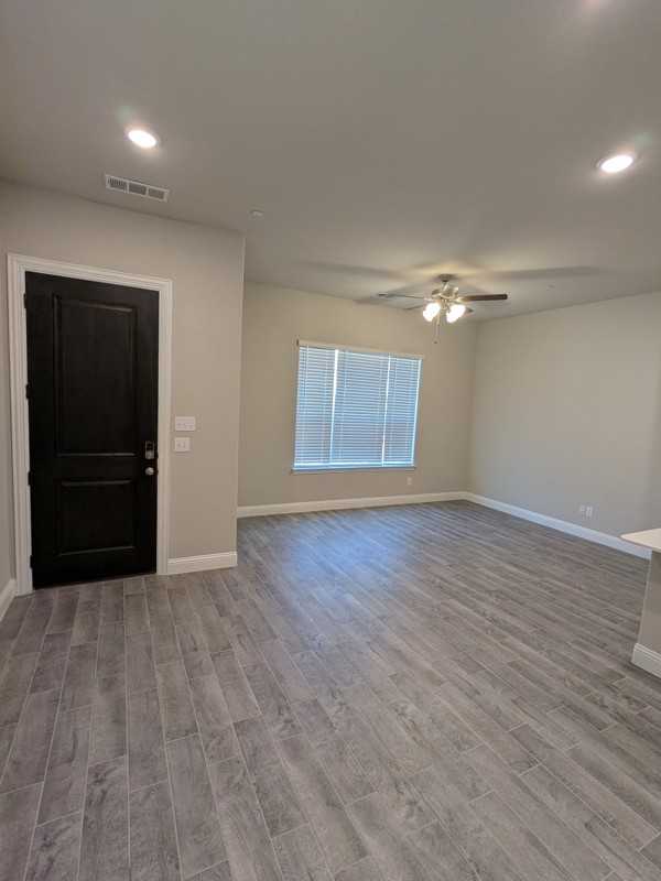 4237 Shavano Dr - Photo 5 of 18