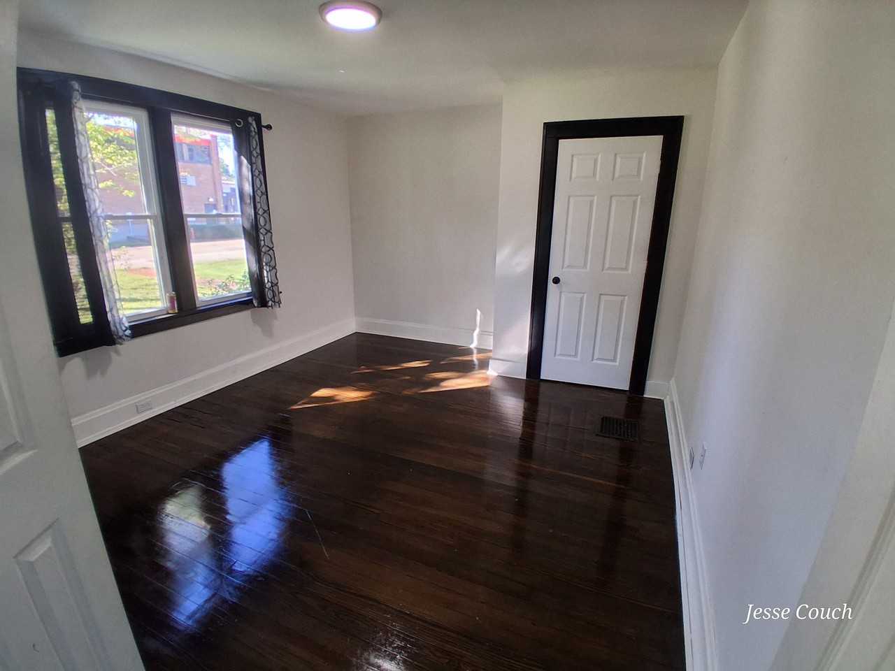 10272 Burlington Rd - Photo 3 of 19
