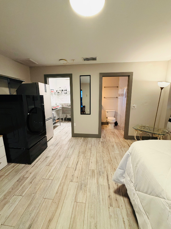 2116 Ne 8th Pl - Photo 3 of 20