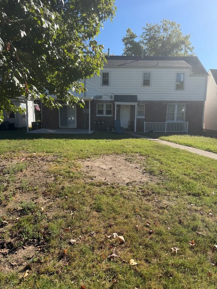 103 Jefferson Ave #B - Photo 2 of 13