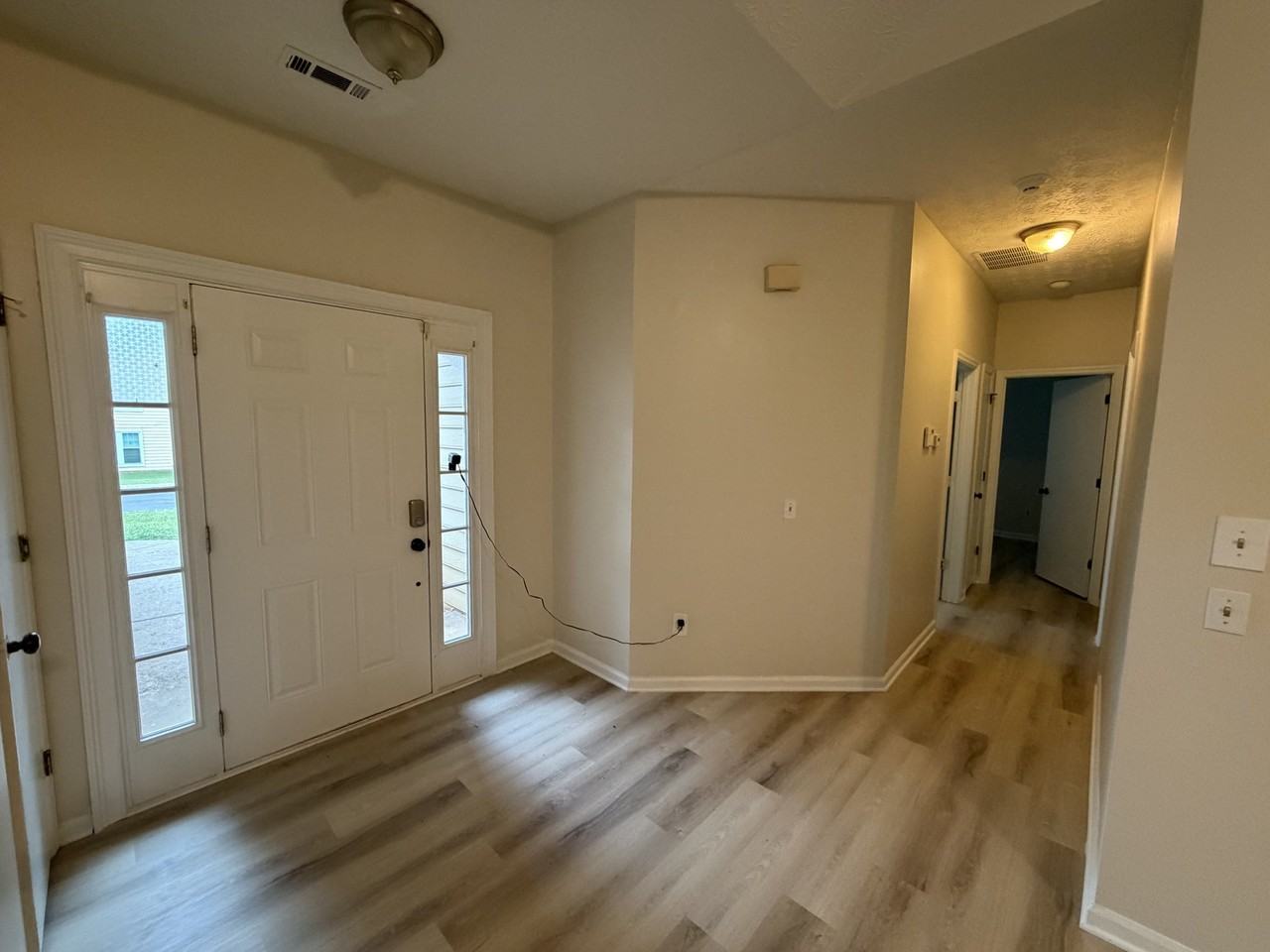 1371 Andrew Ct - Photo 2 of 20