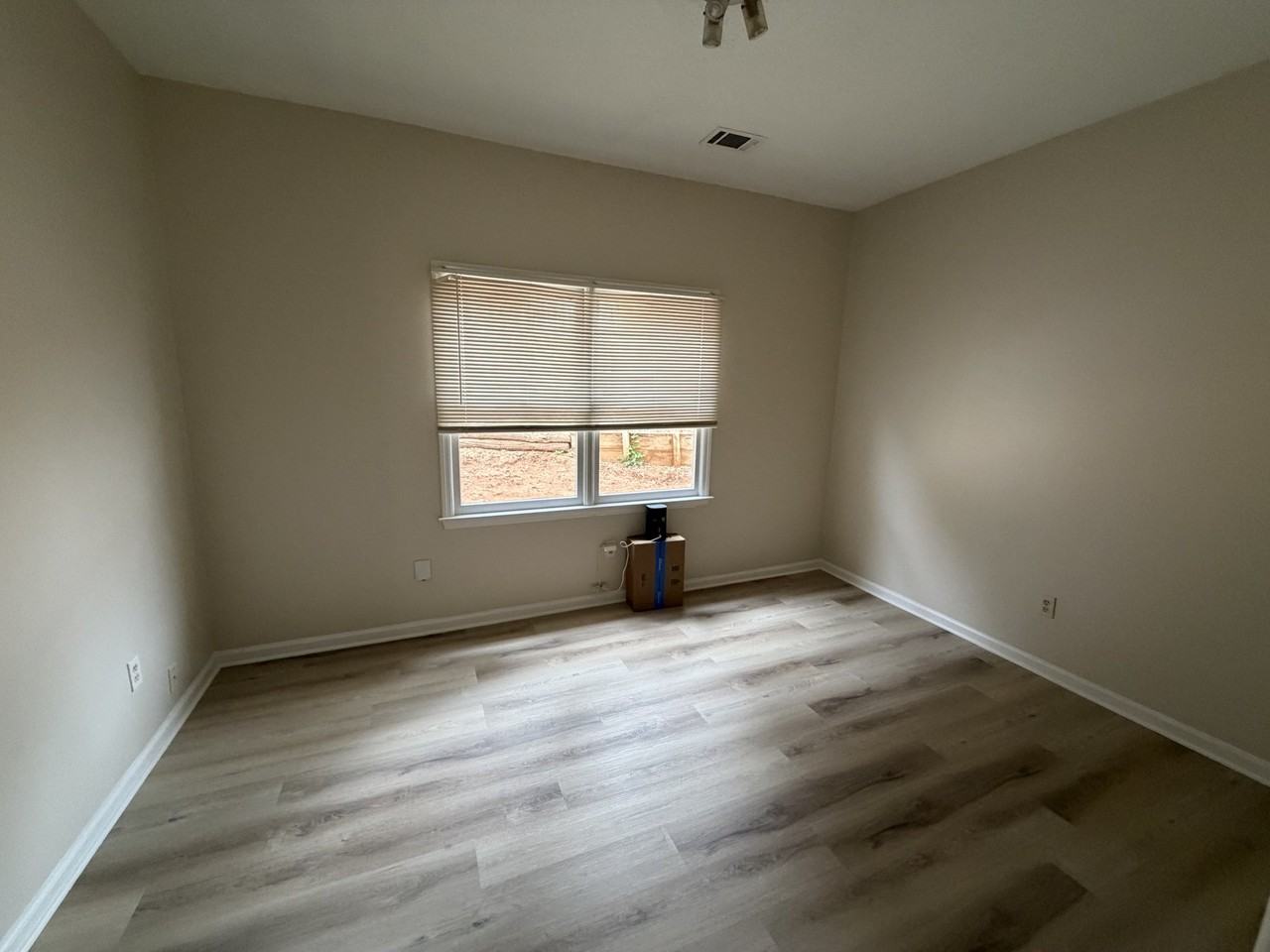 1371 Andrew Ct - Photo 7 of 20