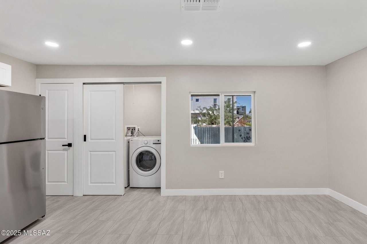 1331 W Speedway Blvd #1 - Photo 6 of 20