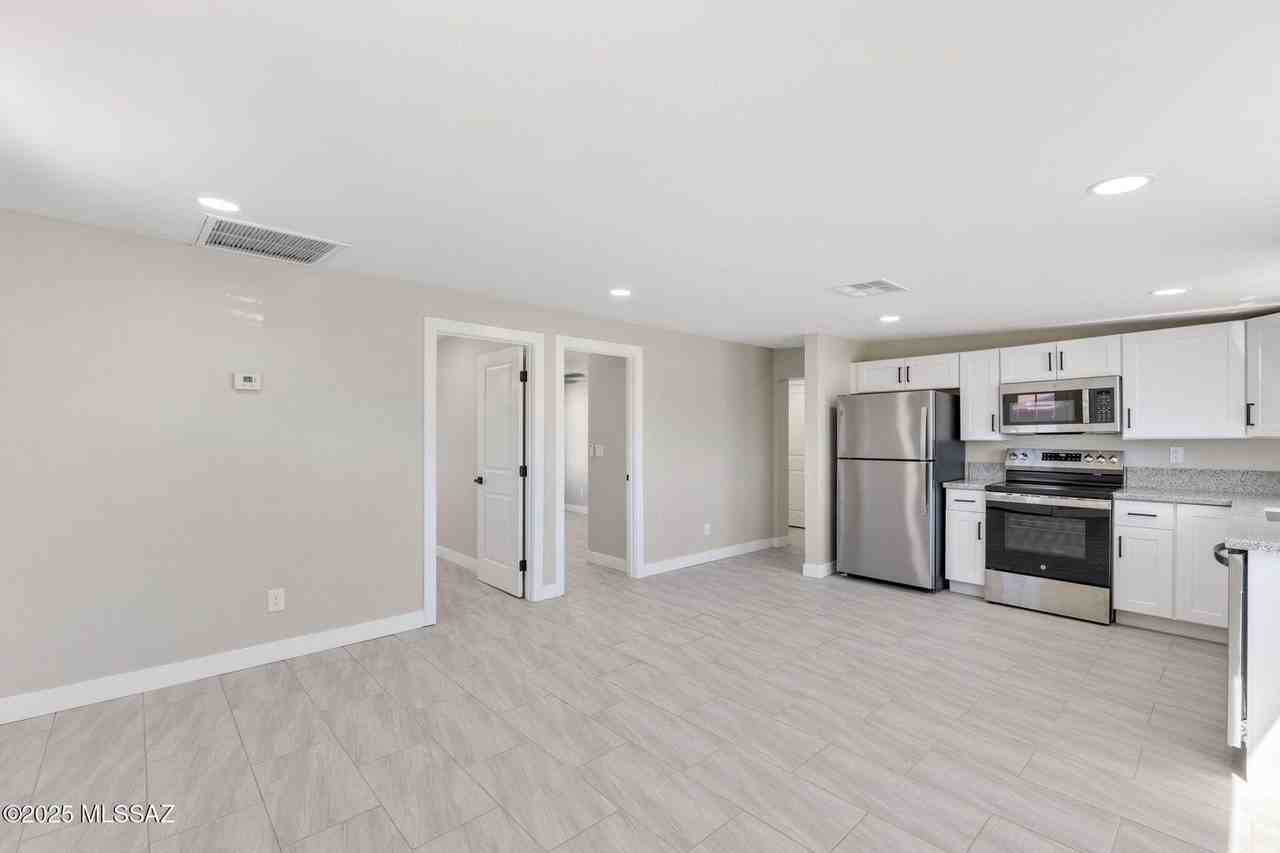 1331 W Speedway Blvd #3 - Photo 3 of 16