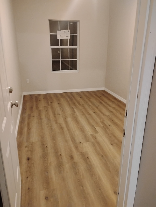 627 Ne Washington St - Photo 3 of 10