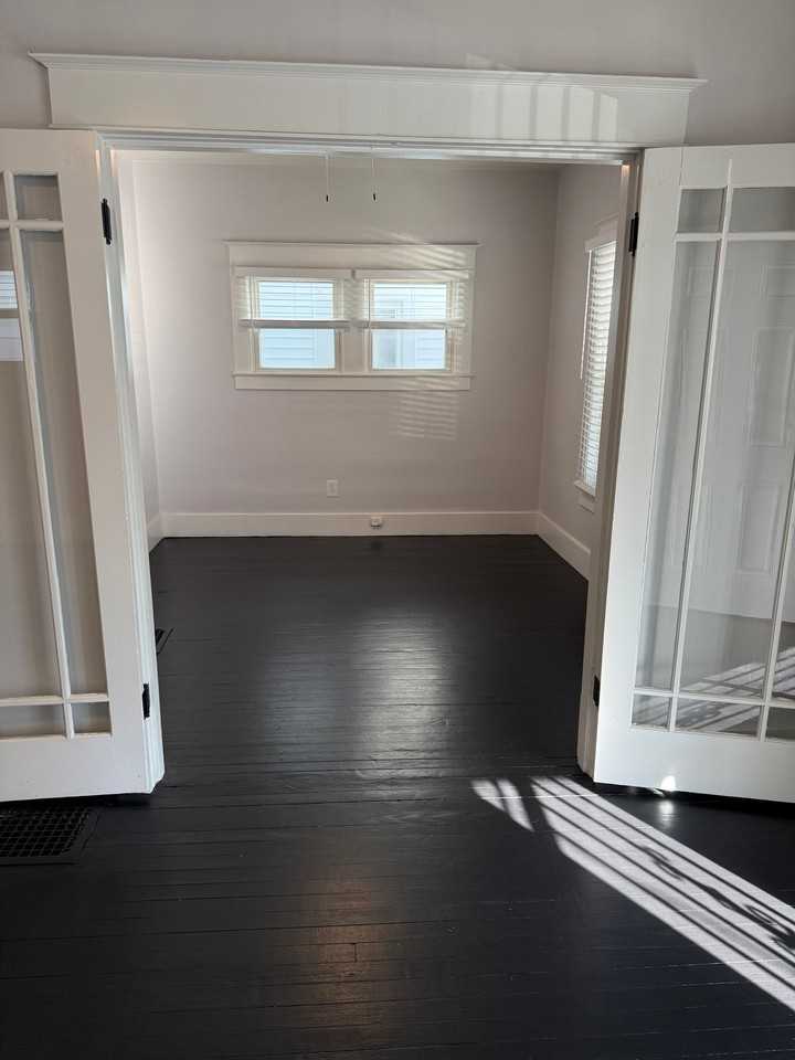 719 Heywood Ave - Photo 3 of 18