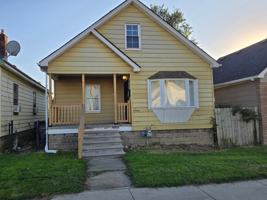 featured image of 16 E Charlotte St