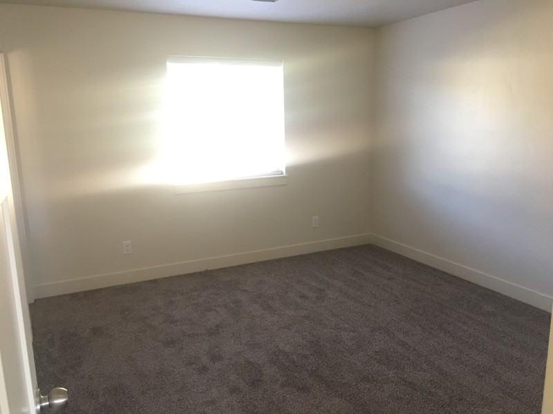 1432 Wild Rose Way - Photo 3 of 28