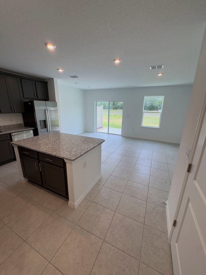 1715 Fan Palm Dr - Photo 4 of 20