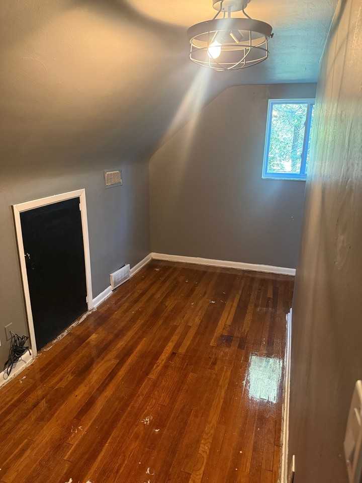 401 Marvin St - Photo 5 of 10