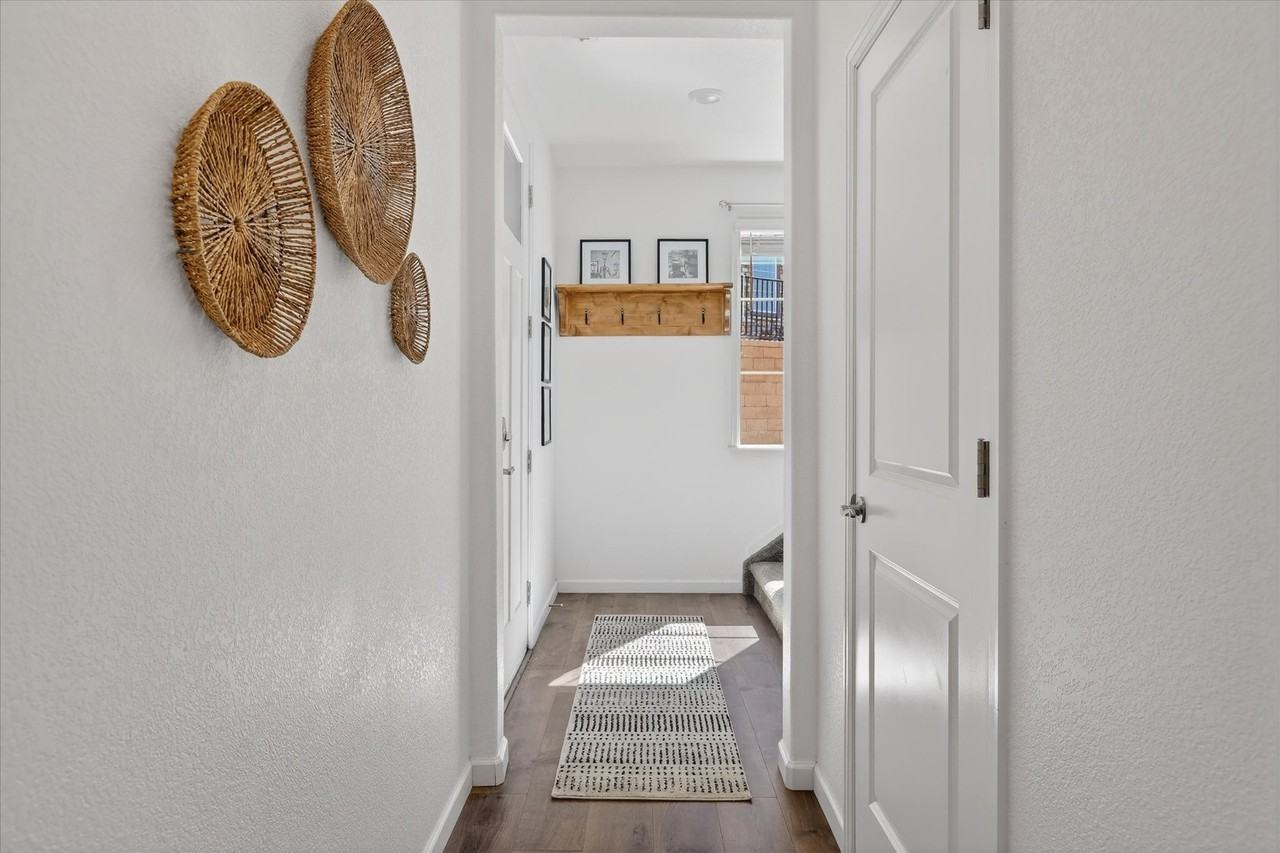 1592 Castle Creek Cir - Photo 6 of 47