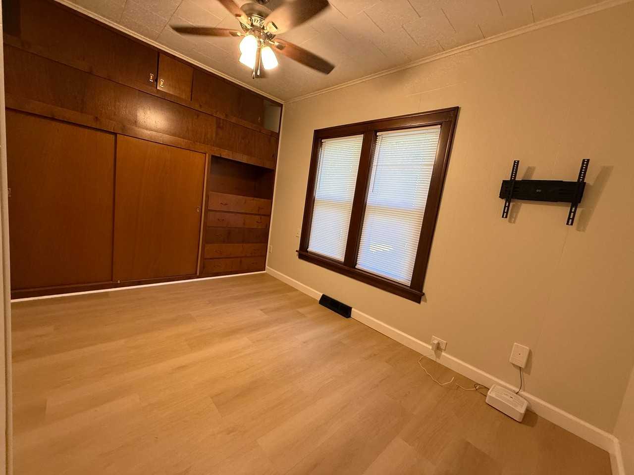 2456 Barker St - Photo 7 of 9