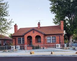 featured image of 604 Roberts St