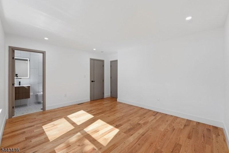 130 N 17th St #1 - Photo 5 of 7
