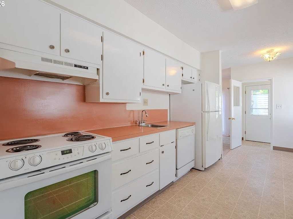 2355 Ne 57th Ave - Photo 5 of 14