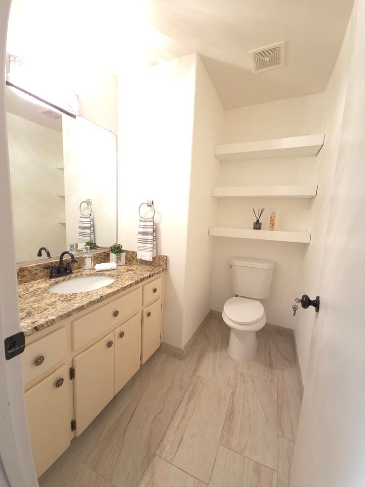 9019 Ne Benton Dr - Photo 5 of 16