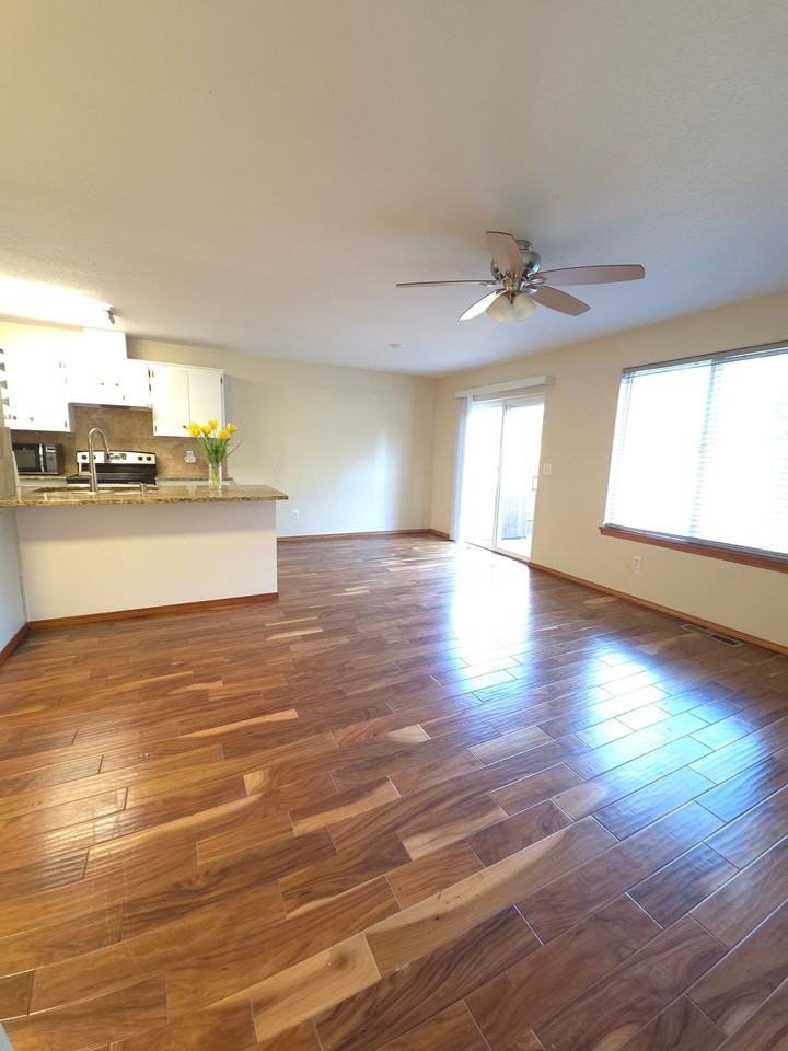 9019 Ne Benton Dr - Photo 6 of 16