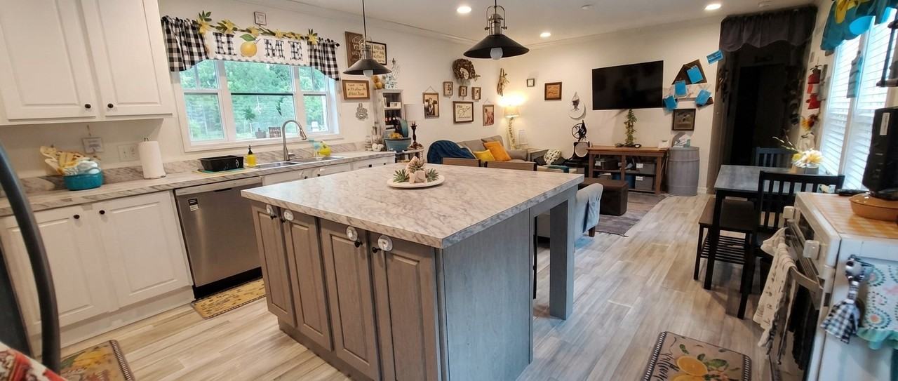 161 Ireland Dr - Photo 2 of 11