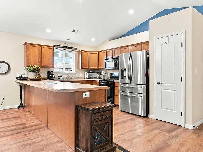 2902 Walnut Ave - Photo 5 of 18